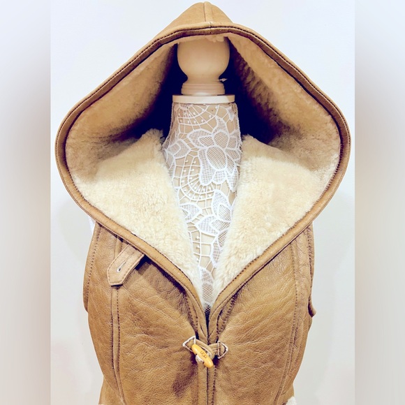 UGG AUSTRALIA HOODED SHEARLING VEST SIZE LARGE ❄️🤎💝 - Picture 5 of 11